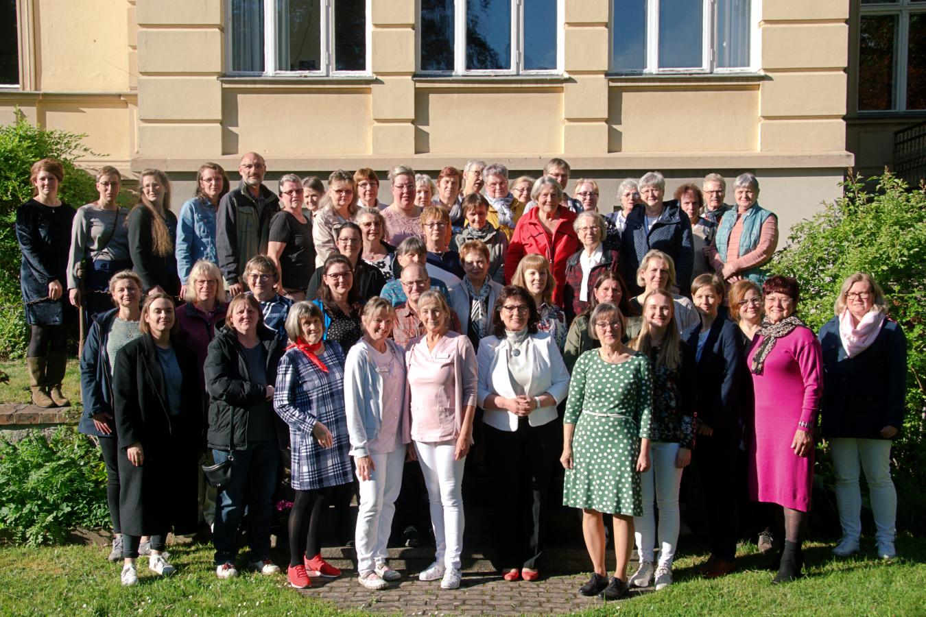 Unser Team – 37 Mitarbeitende von insgesamt 170 Unser Team – 37 Mitarbeitende von insgesamt 170